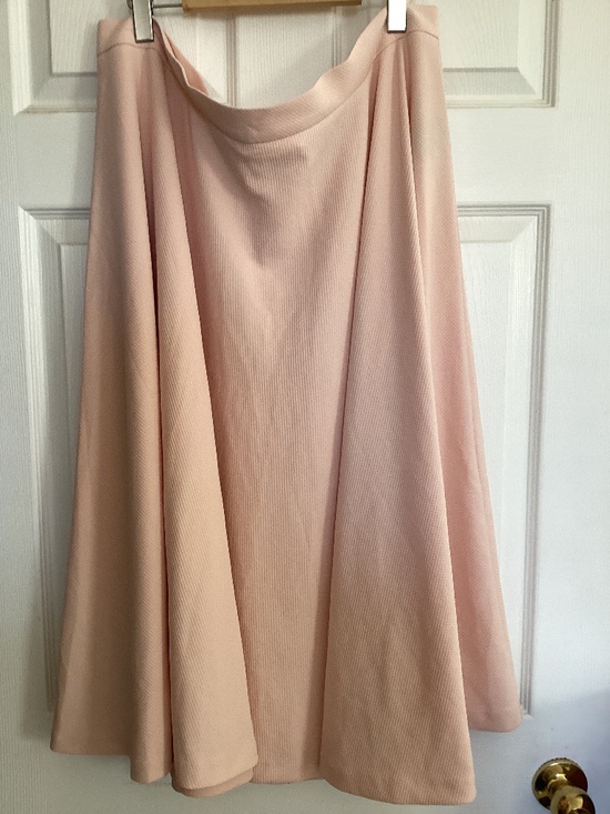 Love & Legend Dresses & Skirts - 🌷SALE🌷Love & Legend  / Soft Peach Flowy Midi Skirt